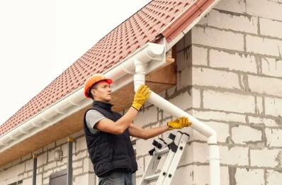 Pose et remplacement de gouttières à Maison-Feyne
